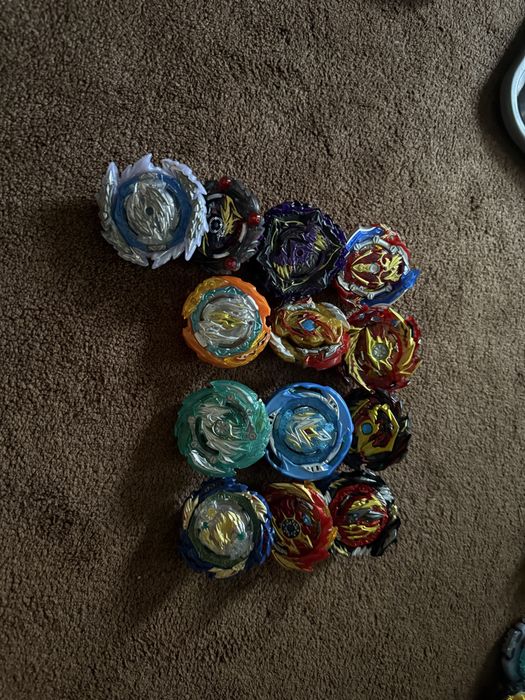 Продаю бейблейд