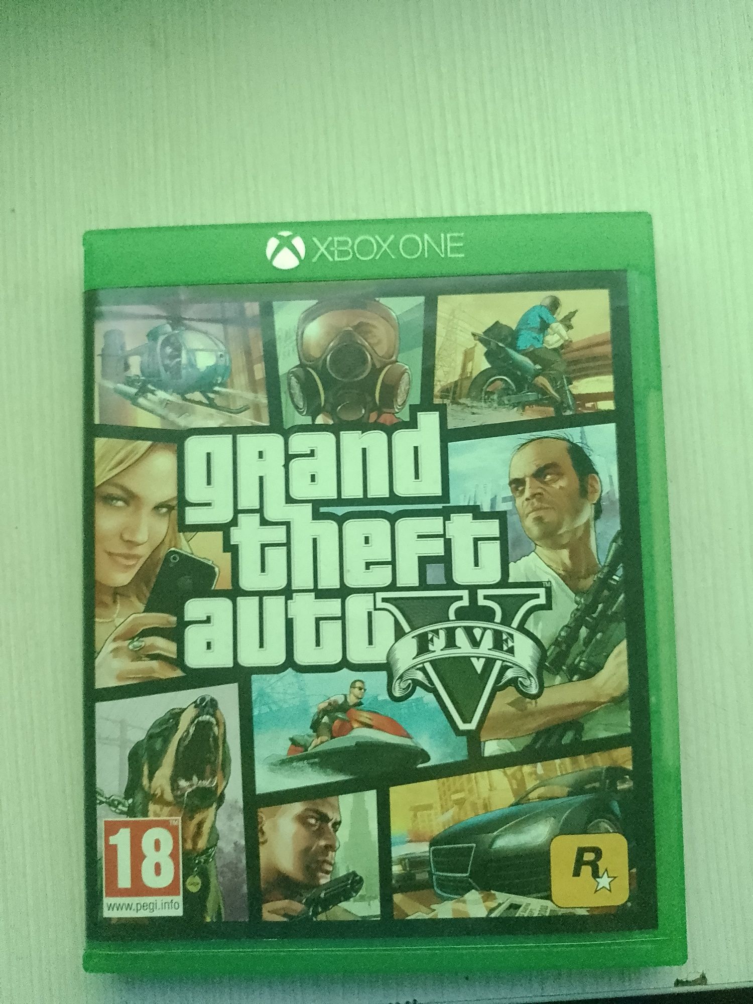 Vând GTA v Xbox one stare perfecta de funcționare