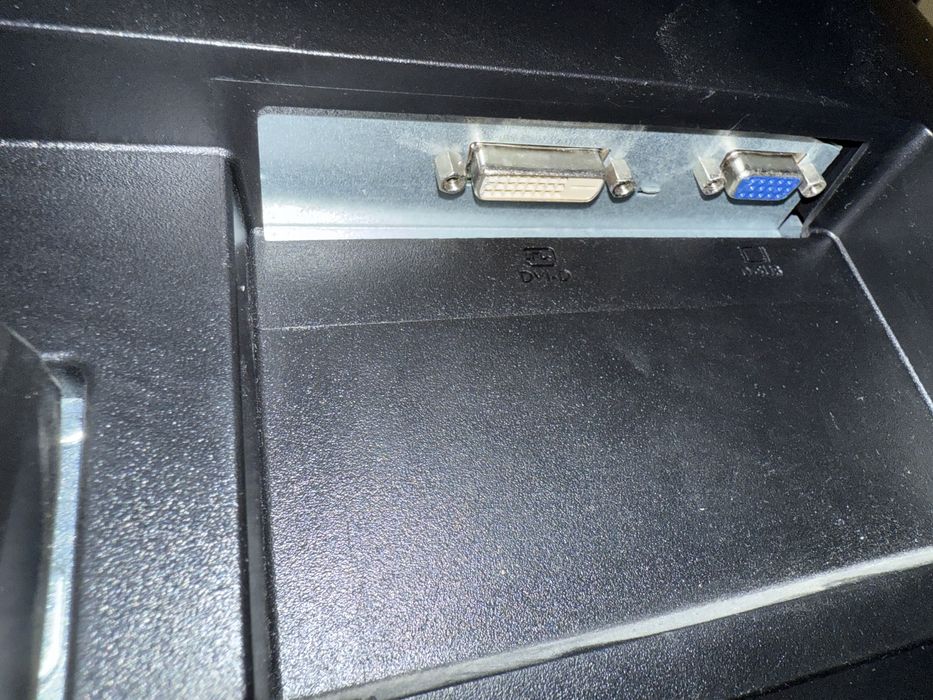 Vand monitor HP 24” DVI-VGA