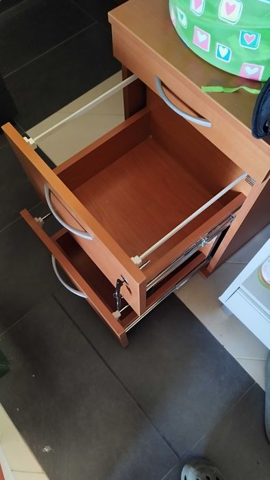 Шкафче за бюро с 3 или 4 чекмеджета - контейнер на колела