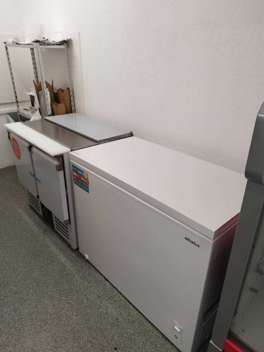 Locatie Fast Food. Afacere la cheie