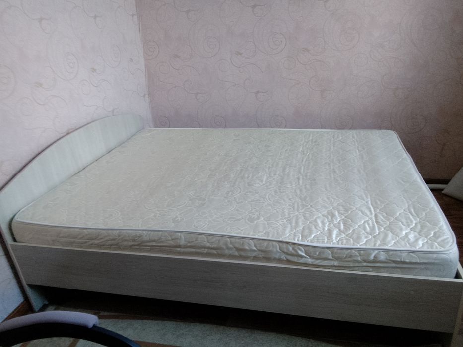 кровать двух спальная б/у