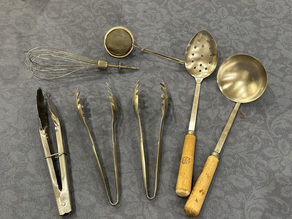 Отдам все за 800 кухонные приборы