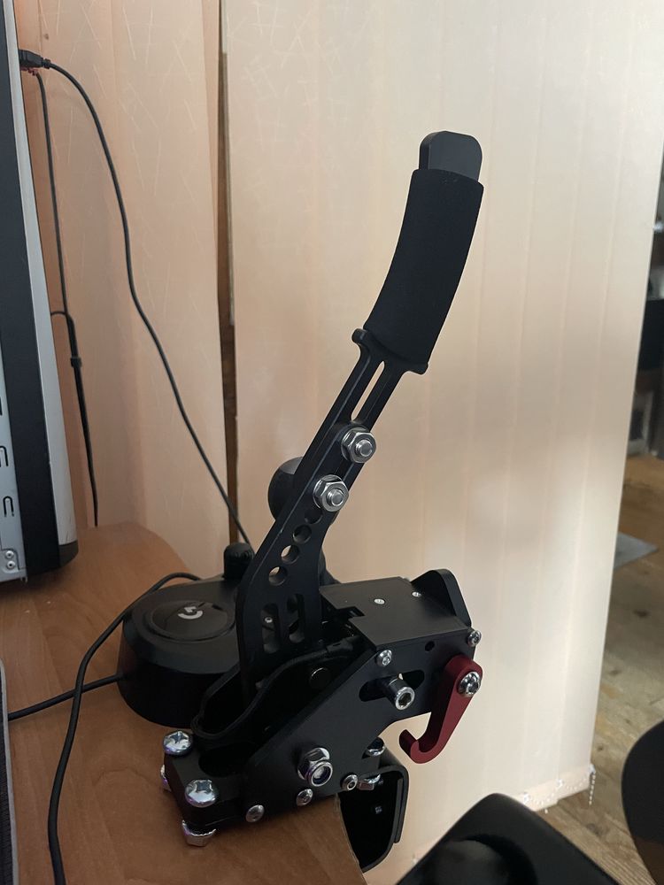 Logitech g29 + shifter + handbrake + 2 спортни волана