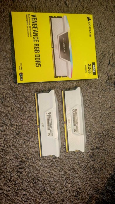 Рам памет Corsair Vengeance White RGB 32GB (2x16GB) DDR5 6200MHz