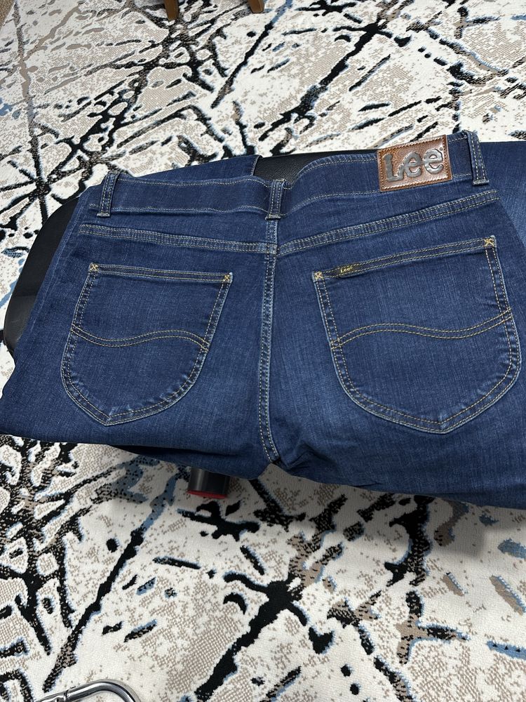 Джинсы Lee extreme motion regular fit. 34/30: 36/32.