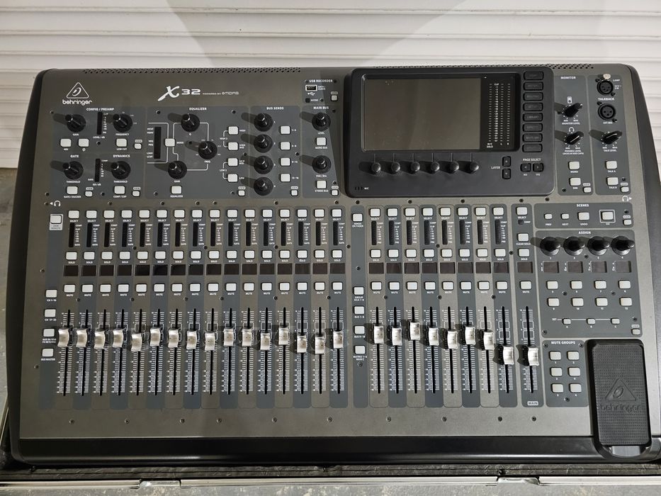 Mixer Behringer X32