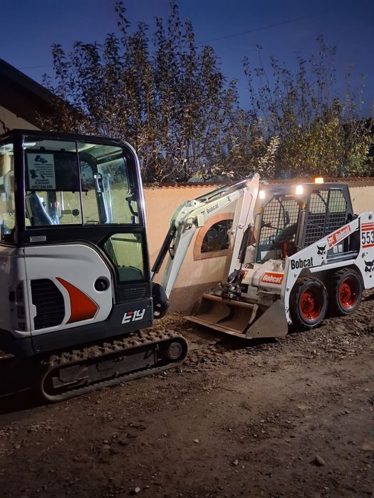 Mini excavator și incarcator