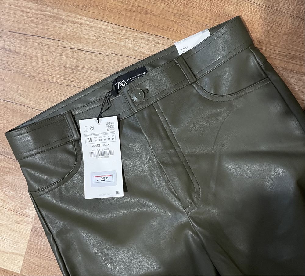 pantaloni legging cu efect de piele Zara