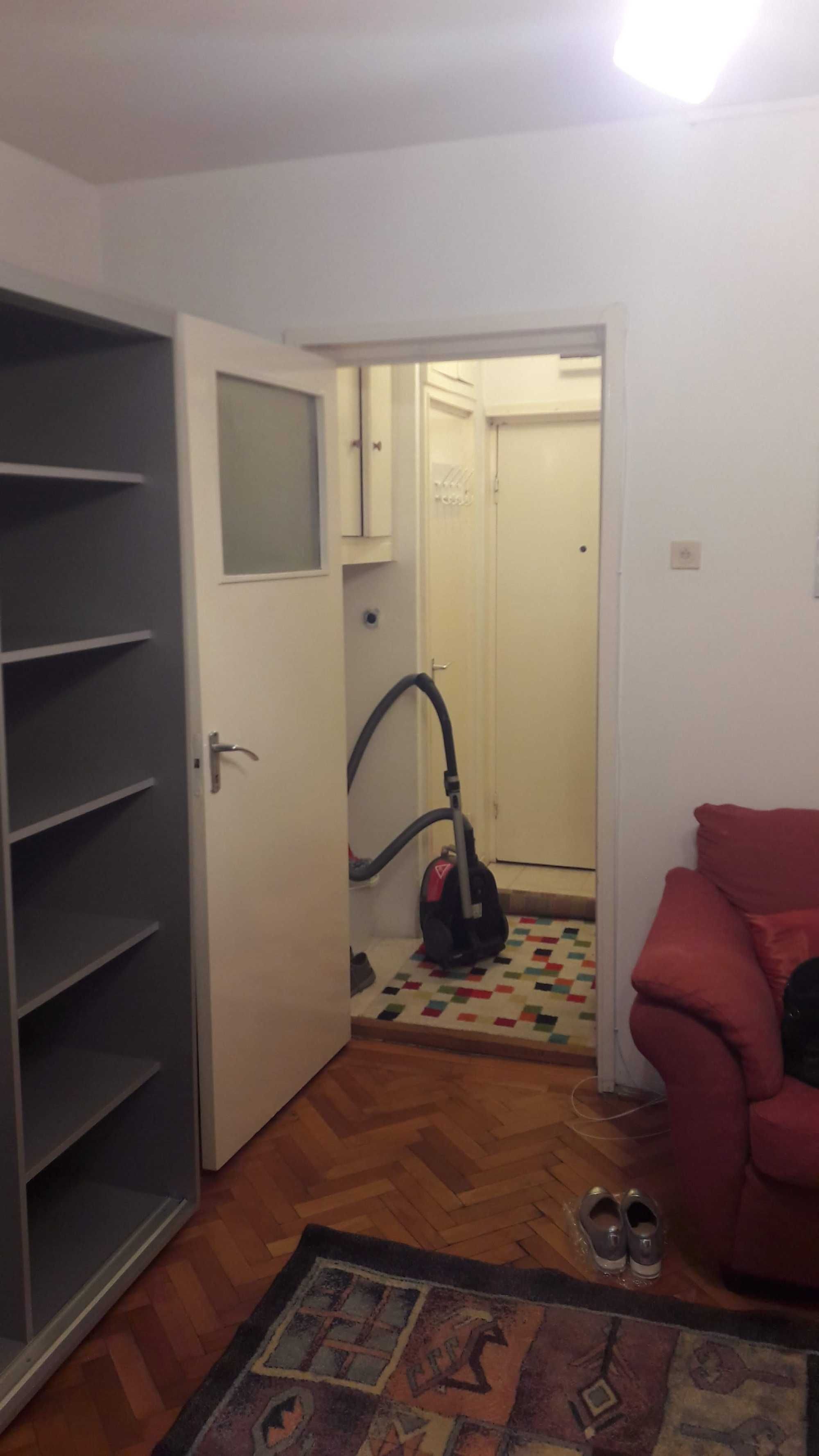 Apartament cu o cameră de închiriat în Aleea Carpați