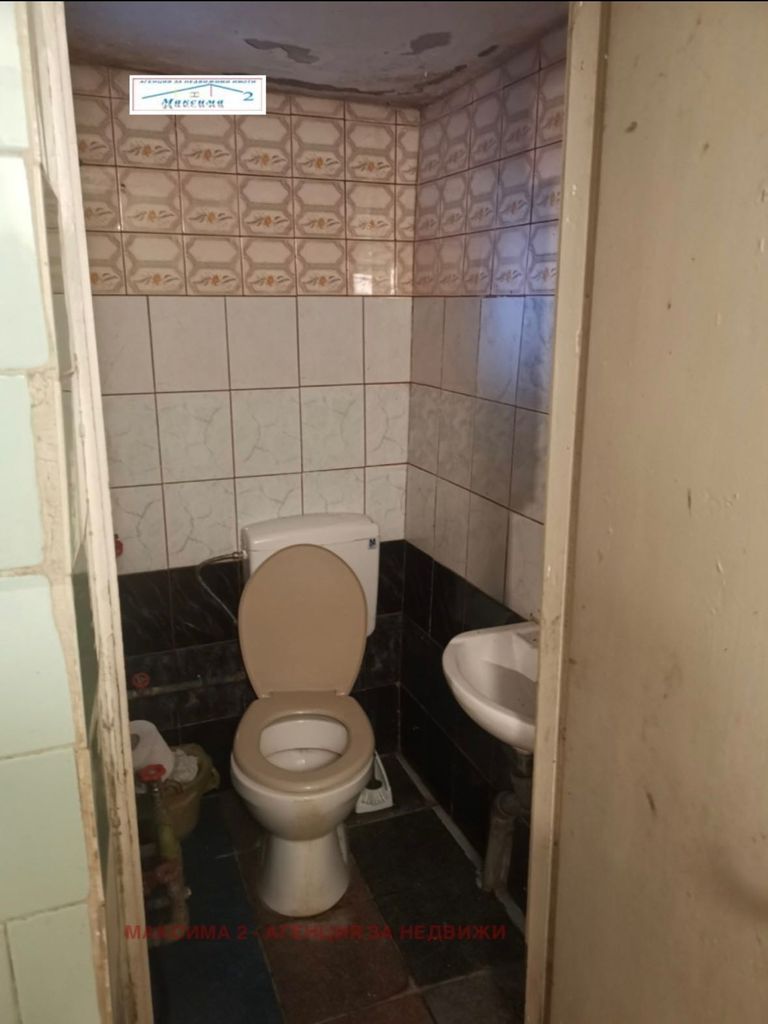 Продава се Къща в с. Обнова, Област Плевен - 1600 кв.м за 14 €/кв.м - Снимка #10