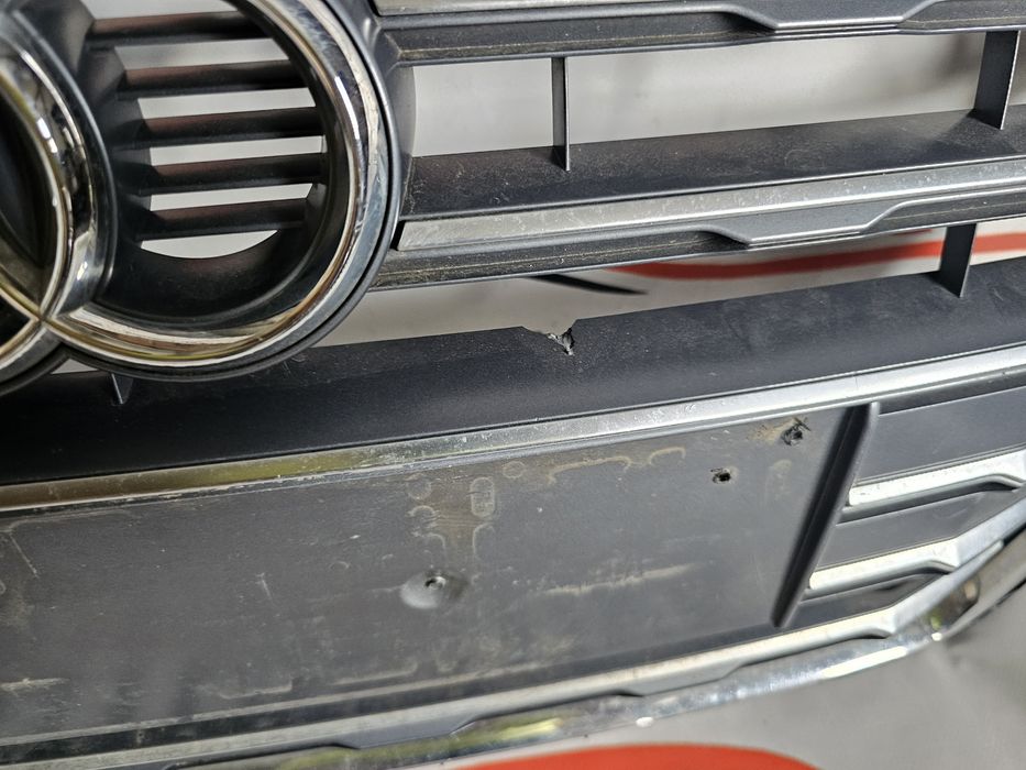 Grila radiator Audi A5 8W S Line dupa 2016 cod 8W6853651R