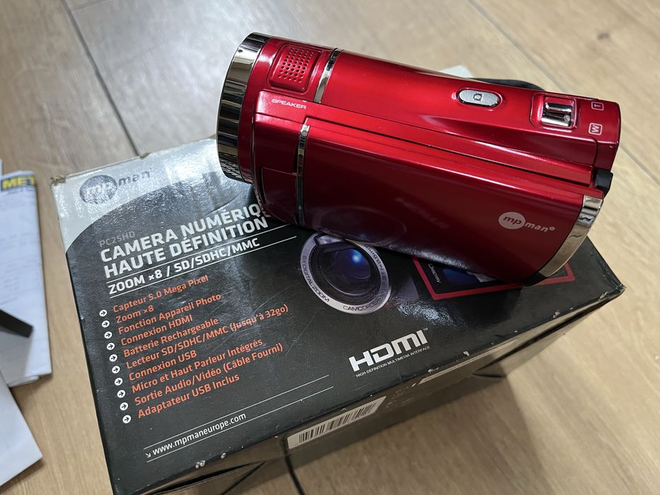 Camera video digitala noua, nefolosita, film, filmare