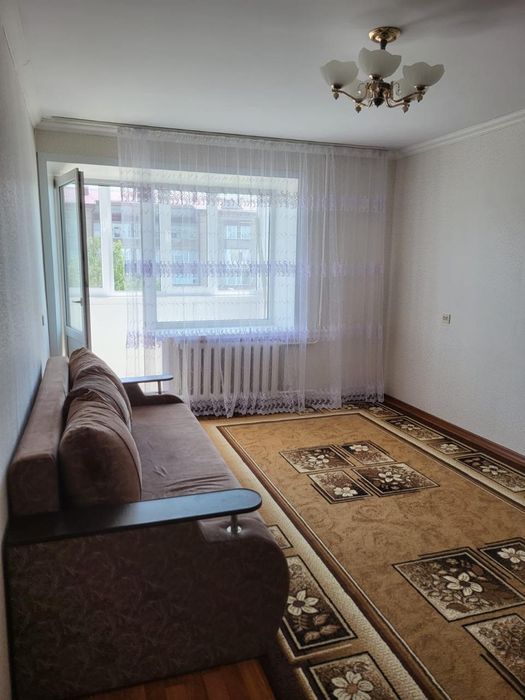 Продам 1 комнатную квартиру новой планировки  на среднем этаже