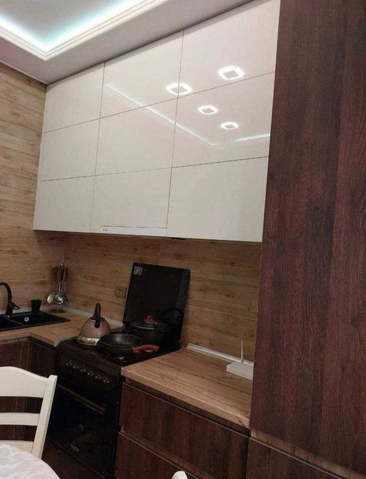 Сдается 2х комнатная квартира на 1 этаже + подвал спорт зал