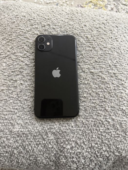 Продам срочно айфон 11