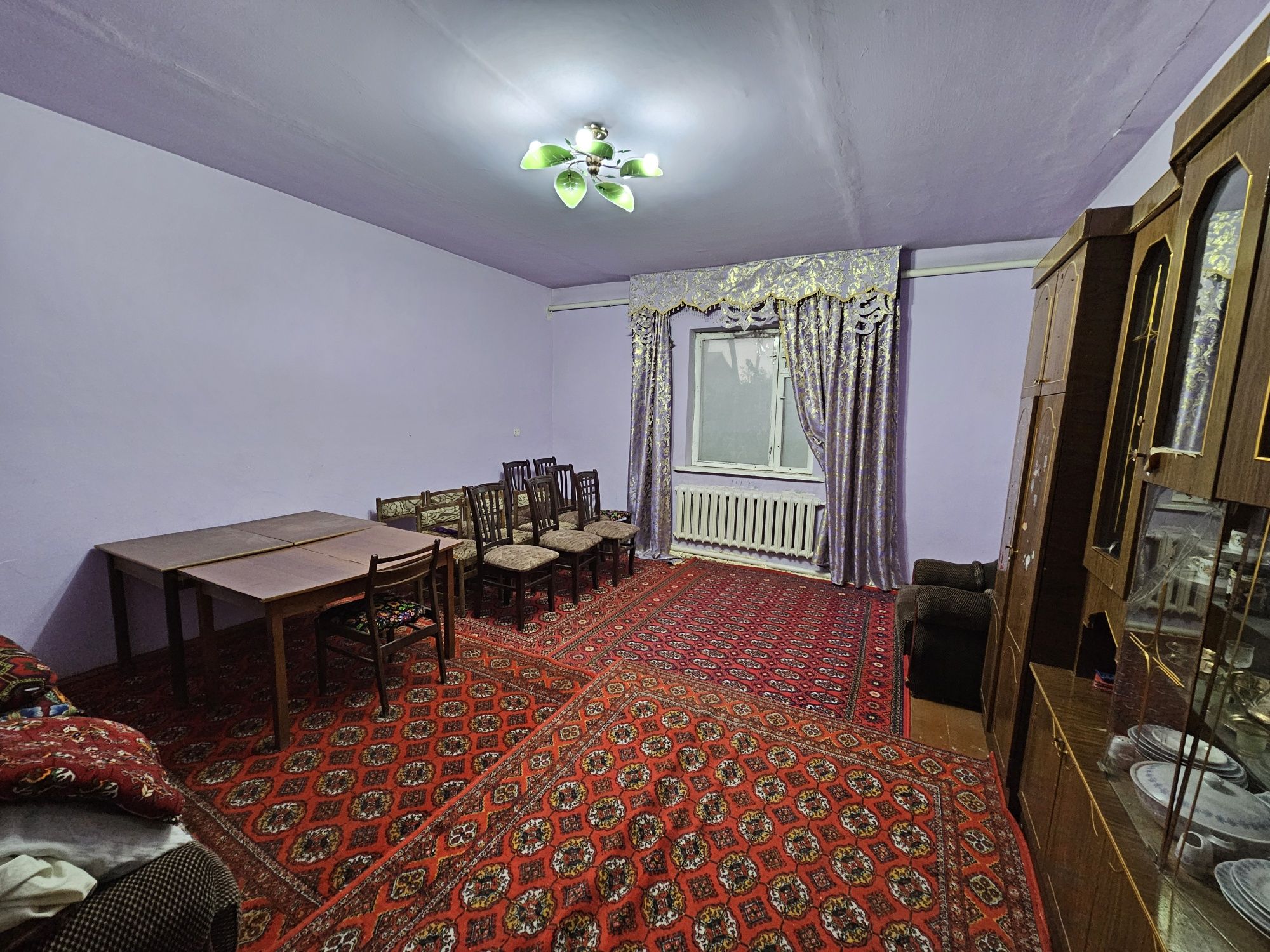 Гурлан тумани марказида 650 м.кв. ховли жой сотилади.