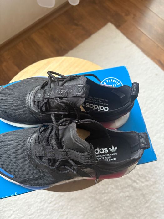 Маратонки ,,adidas” чисто нови в кутия!