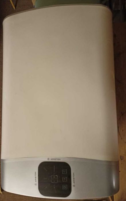 Водонагреватель с сенсорным устройством -  ARISTON  ABS VLS EVO PW 50.