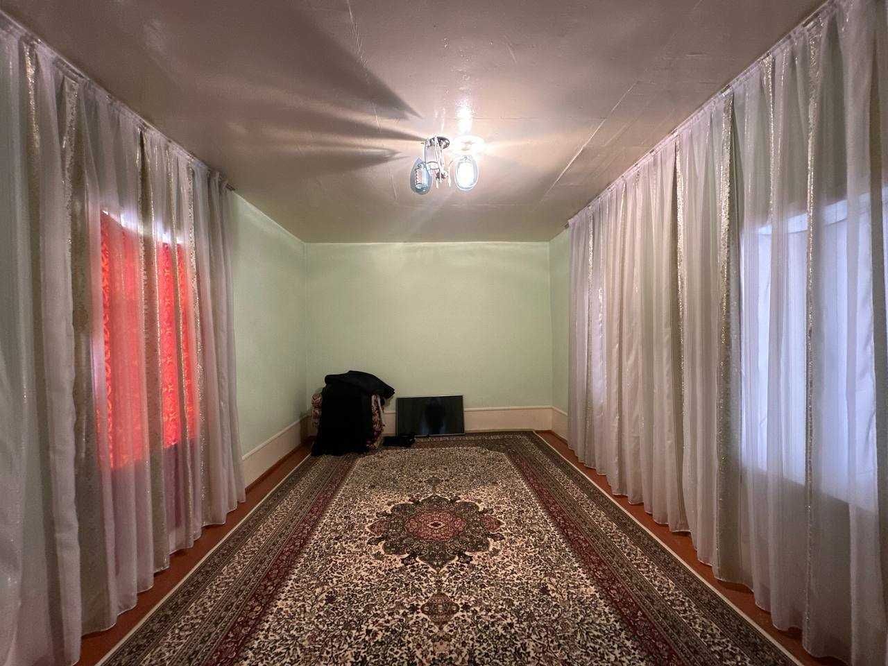 2 sotiqli hovli sotiladi.