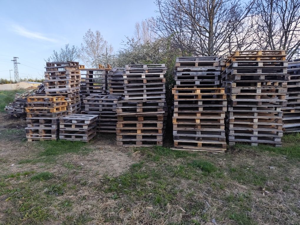 Продавам палета и скари