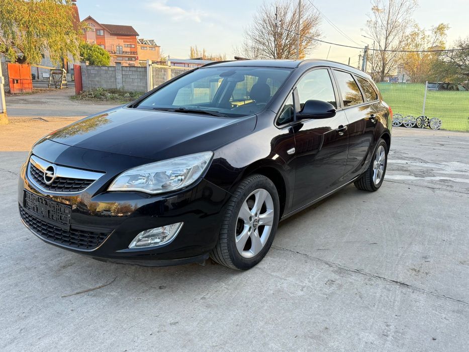 Opel Astra an 2011