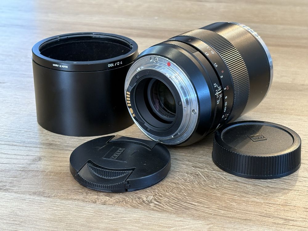 Продавам обектив Carl Zeiss Macro Planar T* 2.0/100 ZE for Canon EF