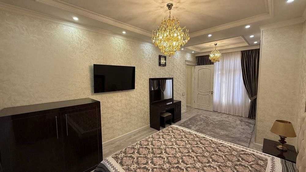 Ор. Малика базар, 3/2/8, 111 м2, с ремонтом, с обстановкой. 139 000$.