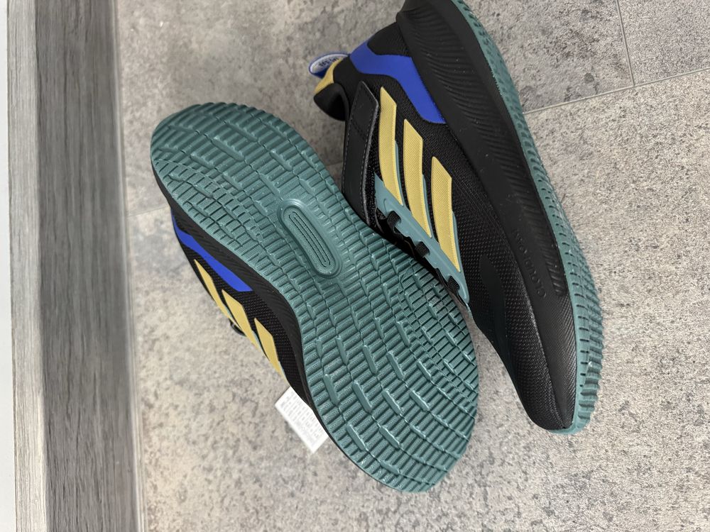 Маратонки Adidas 34 размер