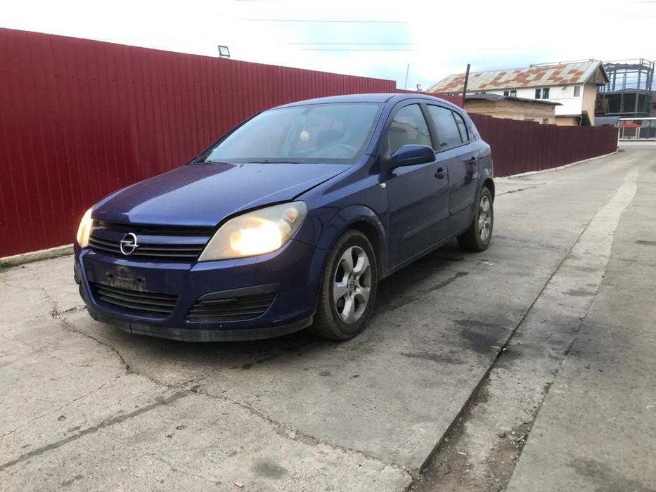 Dezmembram Opel Astra H Hatchback
