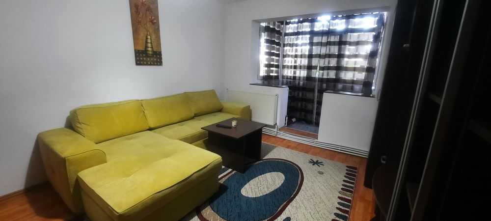 Închiriez apartament 2 camere Craiovița Noua Etajul 1 lîngă Scoala 33