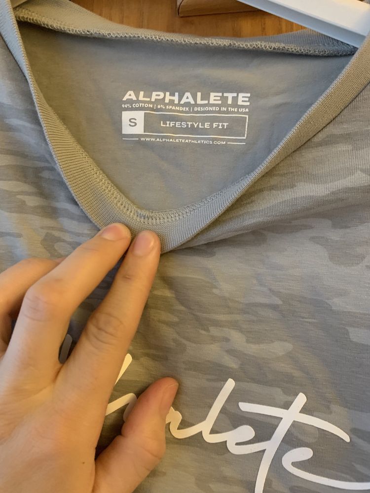 Vand tricou Alphalete