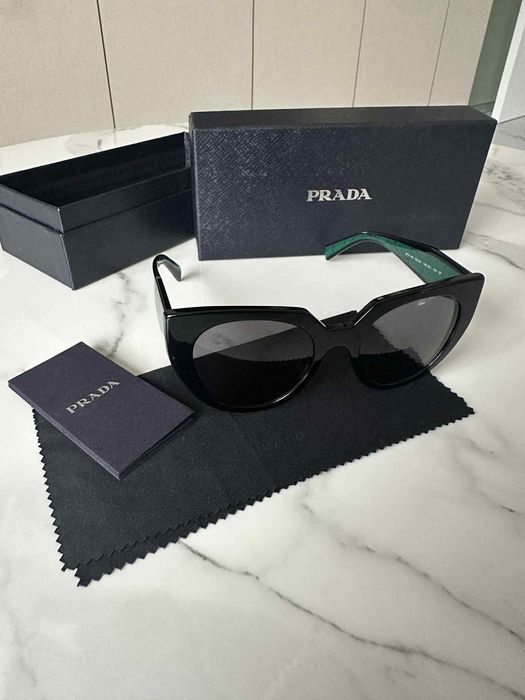 Слънчеви очила Prada