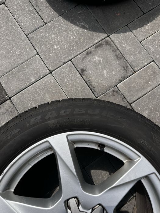 Roți (jante + cauciucuri) compatibile cu Audi A4, A5, A6