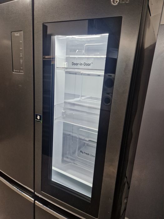 Side by side LG InstaView