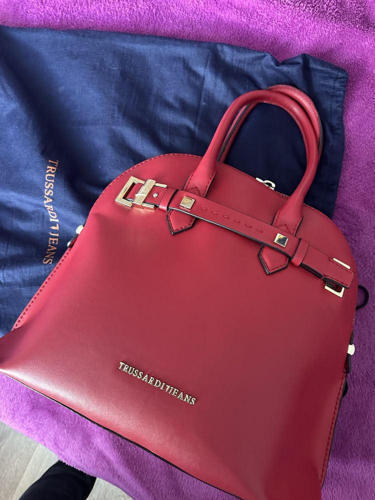 Дамска червена чанта Trussardi
