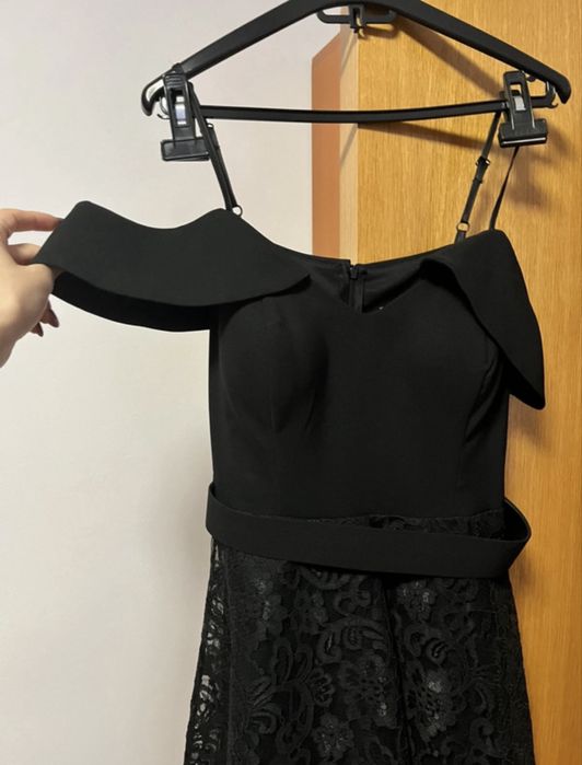 Rochie de seara neagra cu dantela