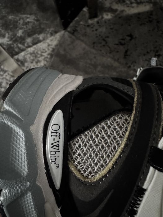 Off white be righ back