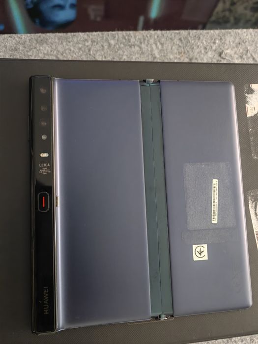 Huawei Mate XS foldable