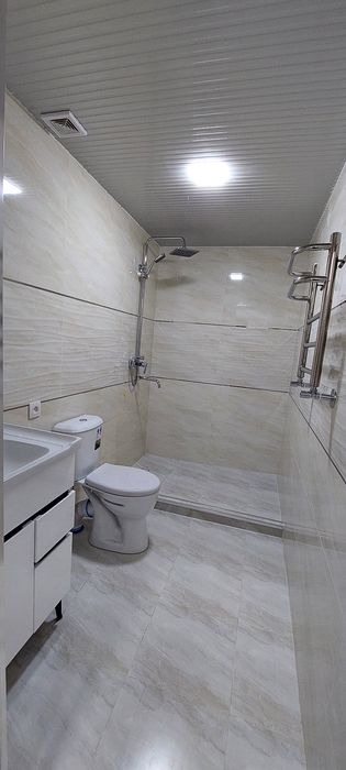 Срочно Назарбек Туркистонда  100% битган. Янги курилган уй сотилади.
