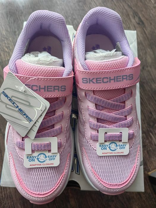 Skechers детски нови маратонки

Леки, удобни и създадени за активн