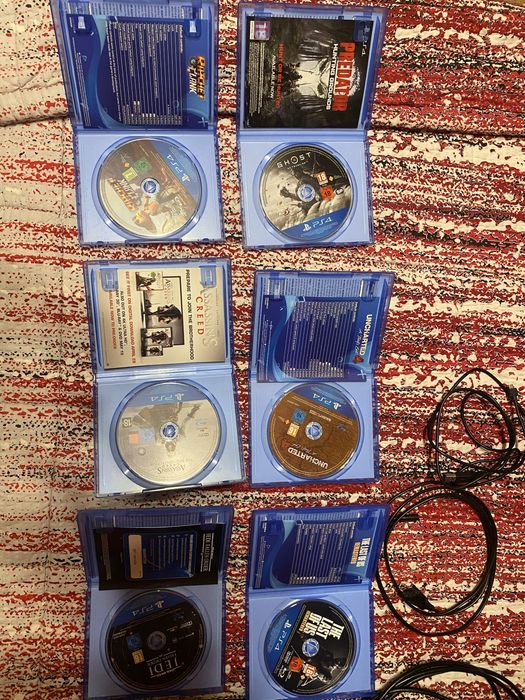 Vând Consolă Sony PlayStation 4