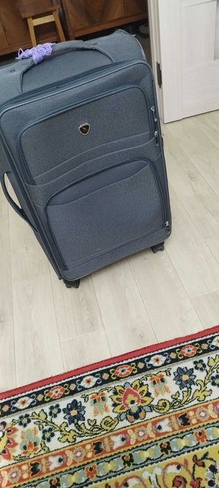 Продам чемодан бу