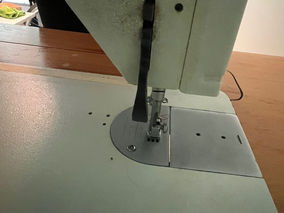 Mașină de cusut Monica