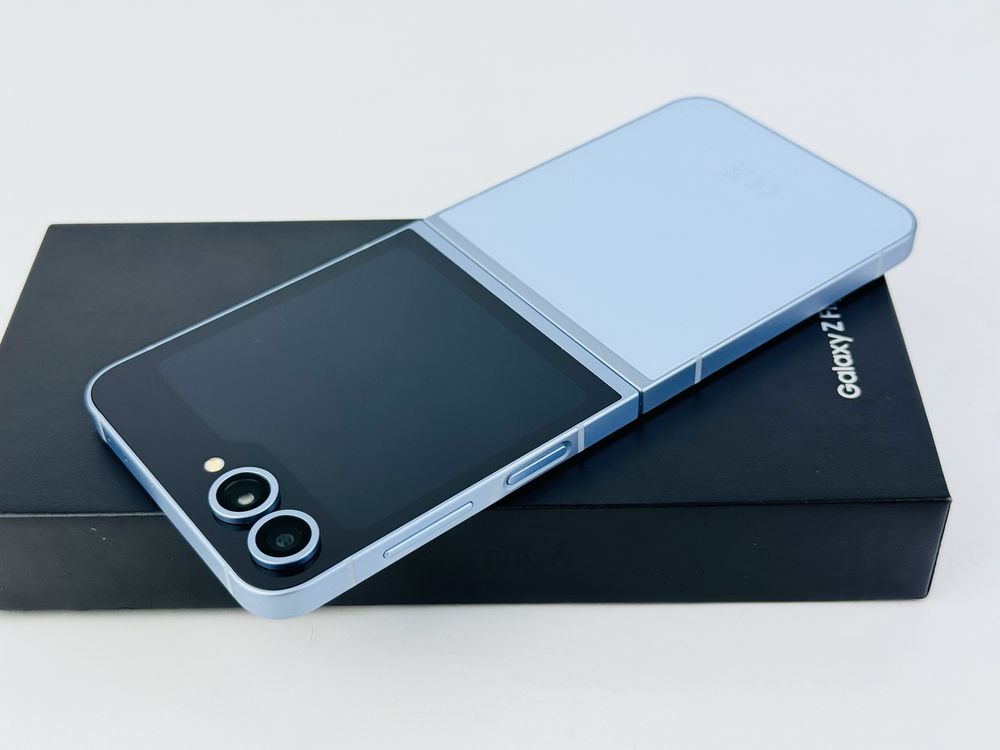 КАТО НОВ! Samsung Galaxy Z Flip 6 5G 256GB 12RAM Blue Гаранция!