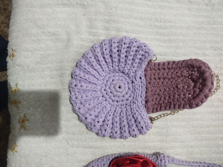 Продаю вязаные сумочки