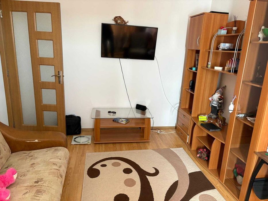 închiriez apartament Plopeni
