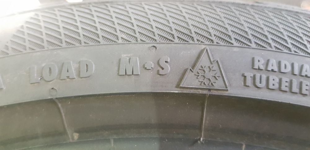 Anvelope 2x225 40 18 continental iarna dot 18 mm 5