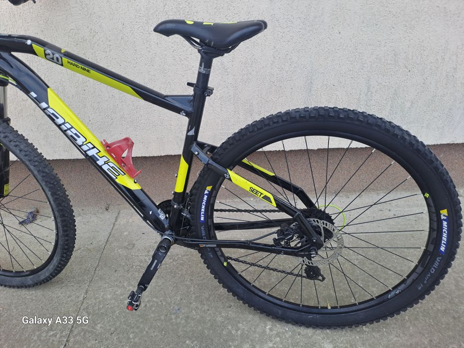 Vând bicicletă  rou
