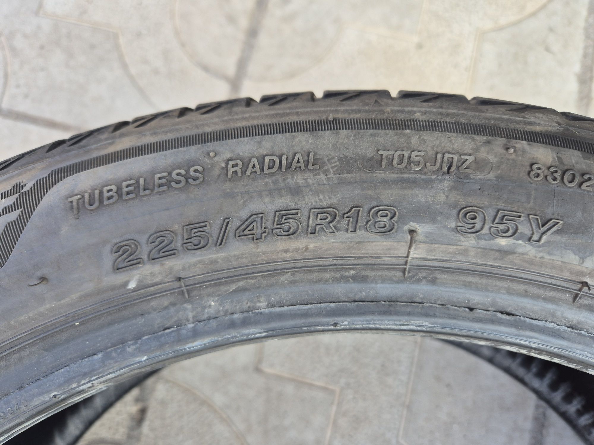 1бр.лятна гума 225/45/18 95Y Bridgestone 20г.